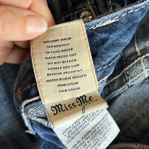 Miss Me Capris - Picture 6 of 8